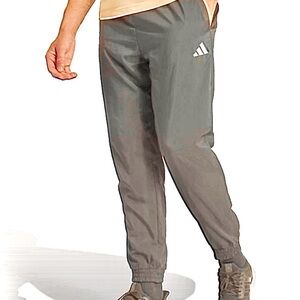 Adidas Men's Essential Jogger Brown size medium